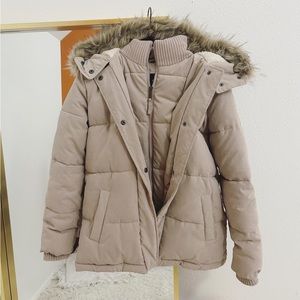 Hollister Women Puffer Jacket